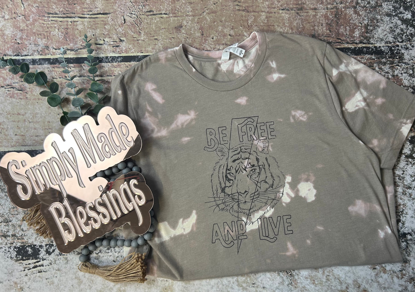 Be Free & Live Tiger Bleached Tee - XL